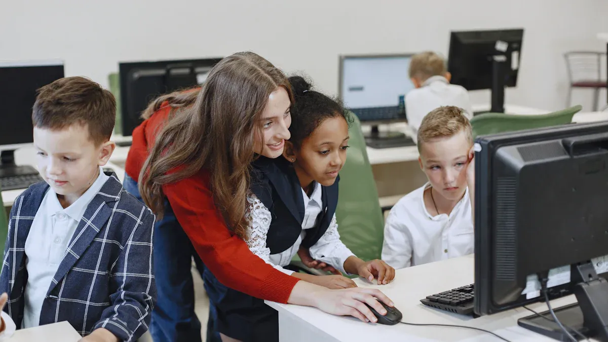 How to Use Digital Technology in Classroom Teaching